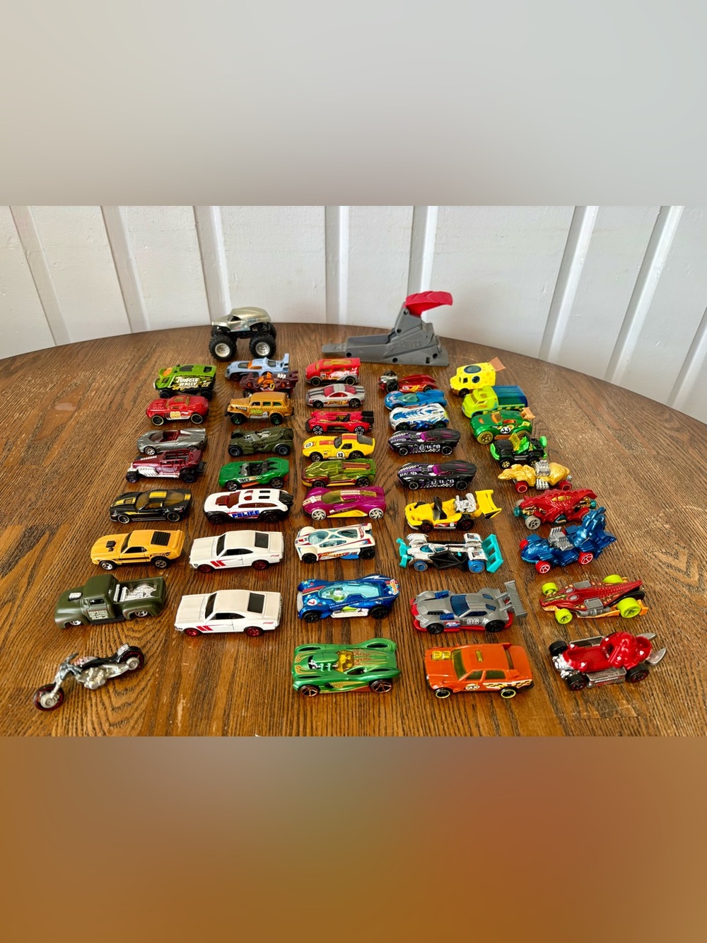 Mixed Hot Wheels Kids Toy Car Lot - Assorted Colors